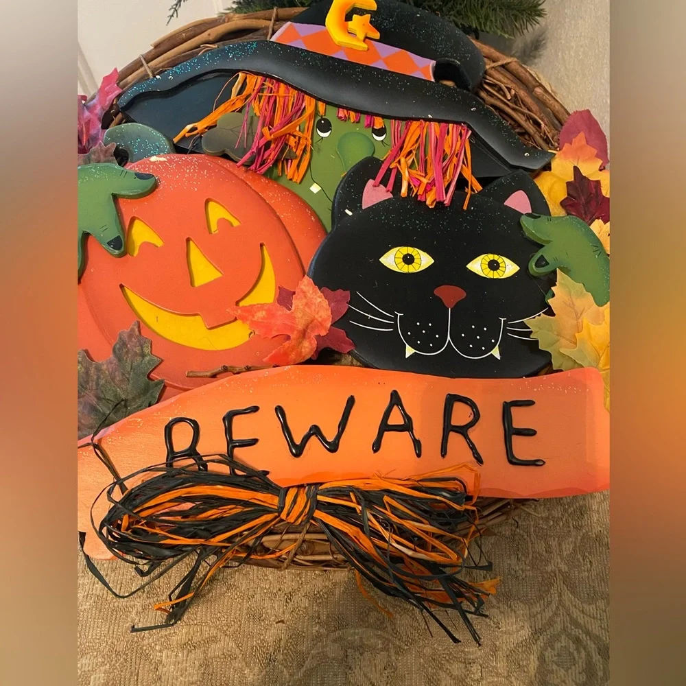 Fall/HALLOWEEN THEMED GRAPEVINE WREATH